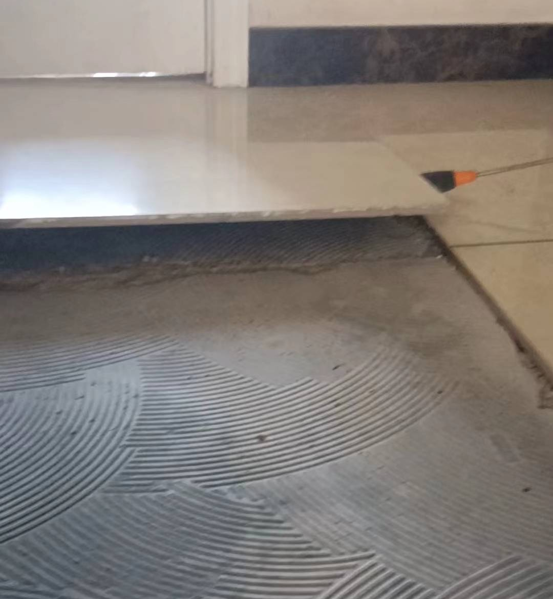 地板瓷砖空鼓是什么原因造成的呢(地板瓷砖空鼓是什么原因造成的呢视频)